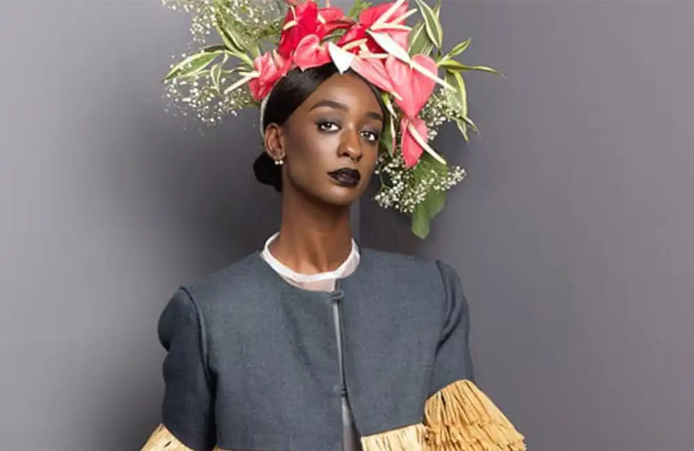 Color Block : L'audace du duo Bleu Roi et Orange Épice